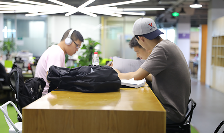 A-Level学员在课堂学习